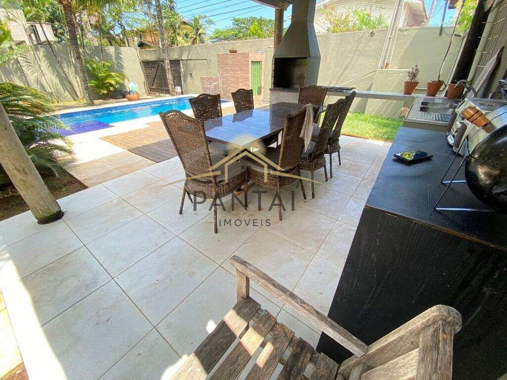Casa à venda com 3 quartos, 135m² - Enseada,Guarujá