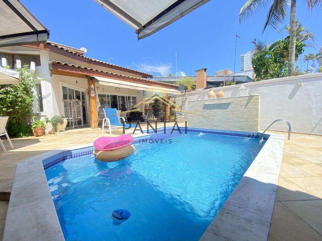 Casa à venda com 4 quartos, 300m² - Enseada,