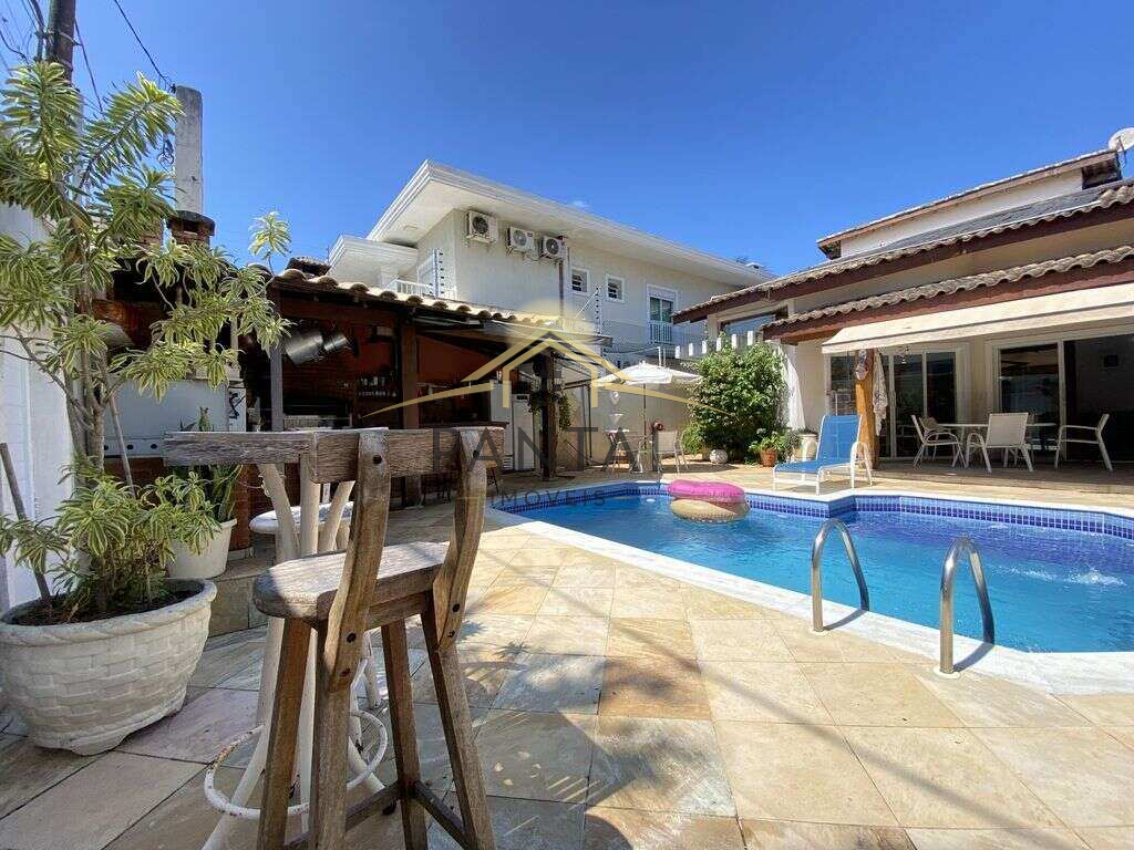 Casa à venda com 4 quartos, 300m² - Enseada,