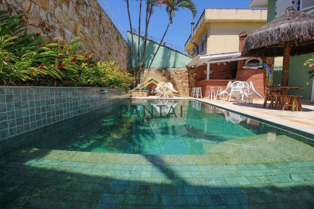 Casa à venda com 5 quartos, 237,10m² - Enseada,Guarujá