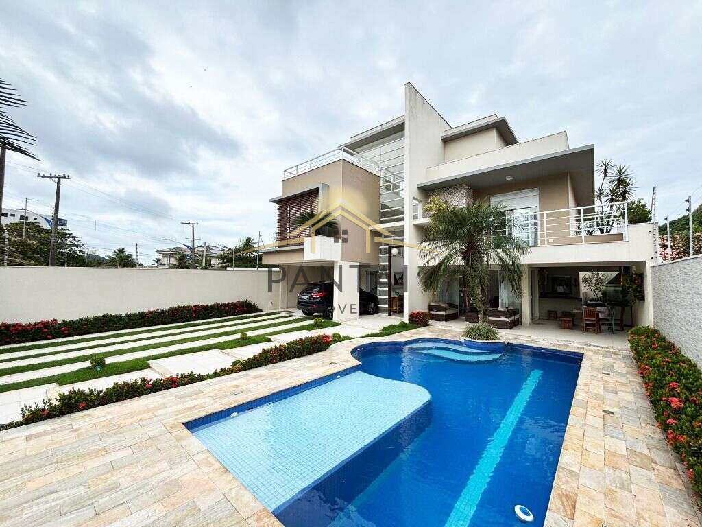 Casa à venda com 5 quartos, 385m² - Tombo,Guarujá