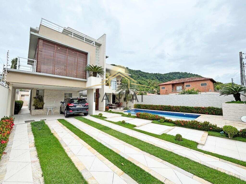 Casa à venda com 5 quartos, 385m² - Tombo,Guarujá