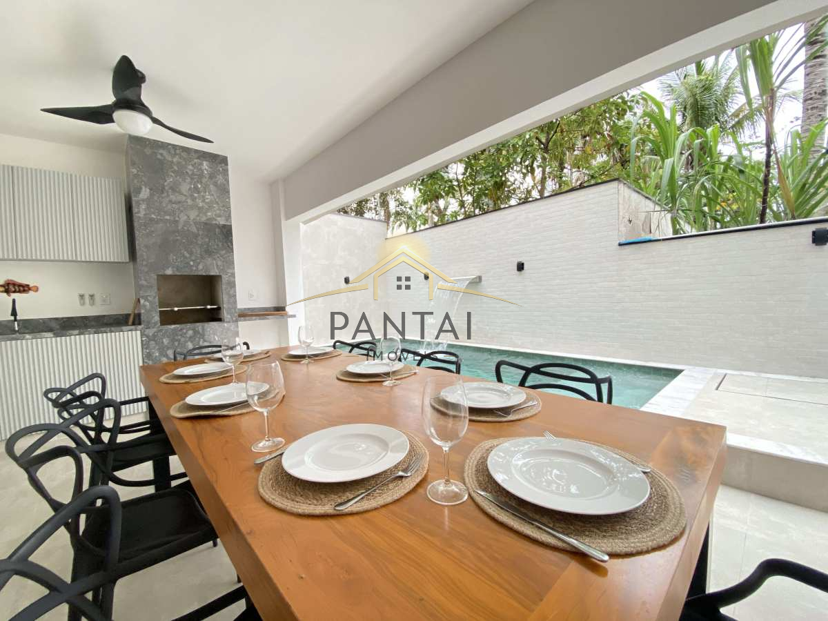 Casa à venda com 4 quartos, 235m² - Enseada,Guarujá