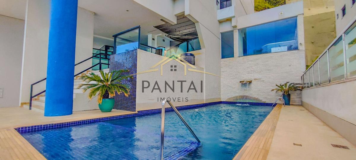 Cobertura à venda com 4 quartos, 356,75m² - Pitangueiras,Guarujá